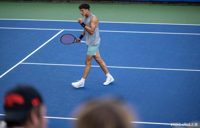 东契奇态度曝光：希望詹姆斯终老湖人 很荣幸继续联手老詹冲击总冠军