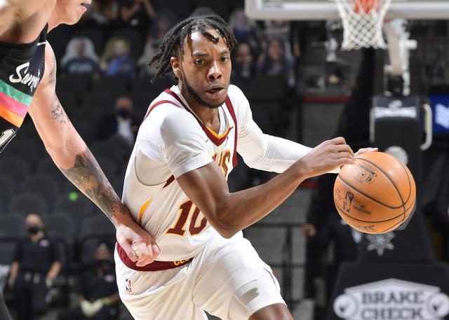 皇马青训中卫加盟科莫！转会费250万欧元，今天接受例行体检